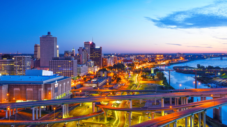 Memphis, Tennessee skyline at sunset