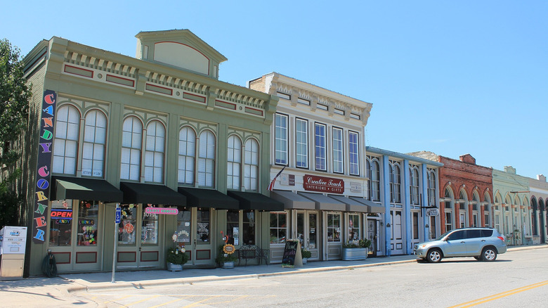 Downtown Hutto shopping strip