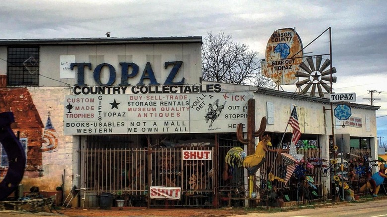 Mason Country Collectibles shopping in Mason, TX
