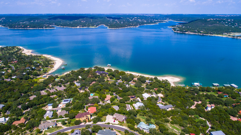 Homes in Lakeway sitting along water's edge of Lake Travis