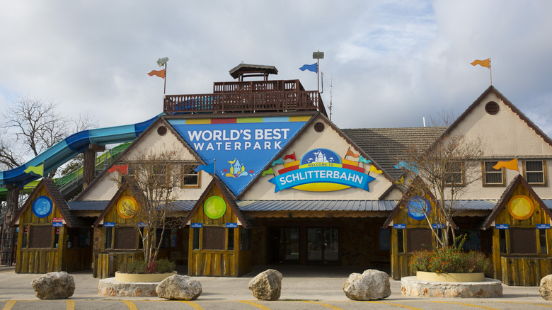 Front of Schlitterbahn Waterpark