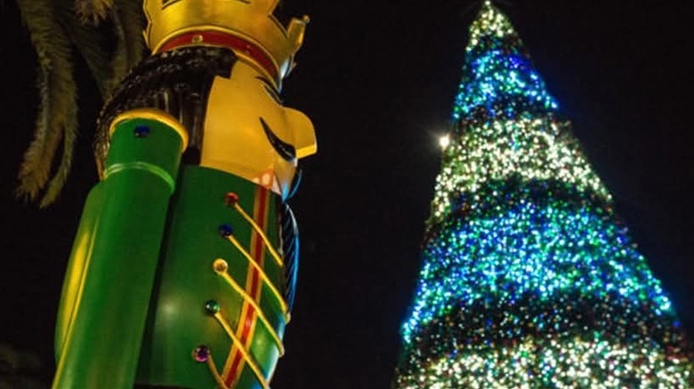 The Christmas tree at Merry Market, Orlando