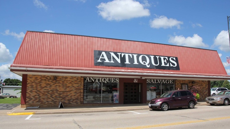Exterior view of an antique shop in Cuba City, Wisconsin