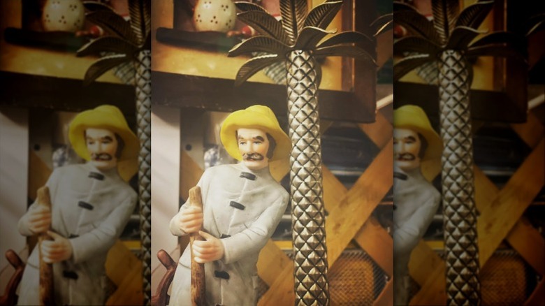 Old figurine in Volo Antiques mall in Volo, Illinois