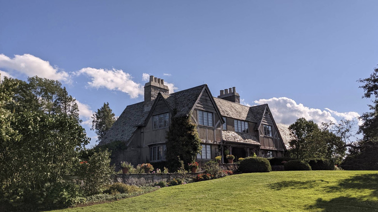 Topsmead Mansion in Topsmead State Forest