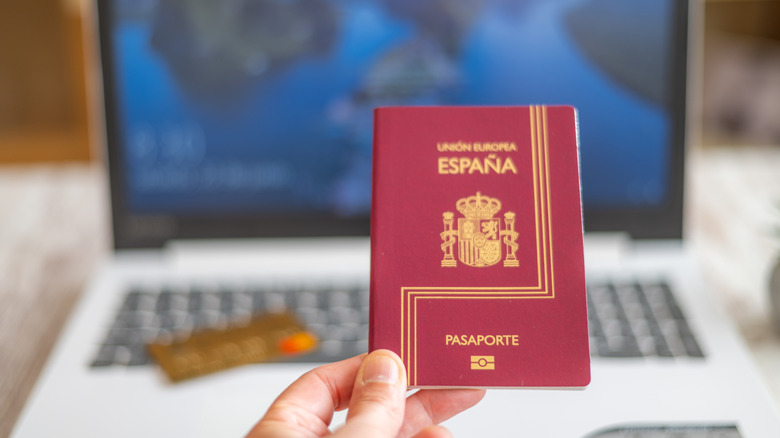 Spanish passport