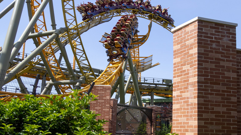 stardust racers intertwining in orlando epic universe park