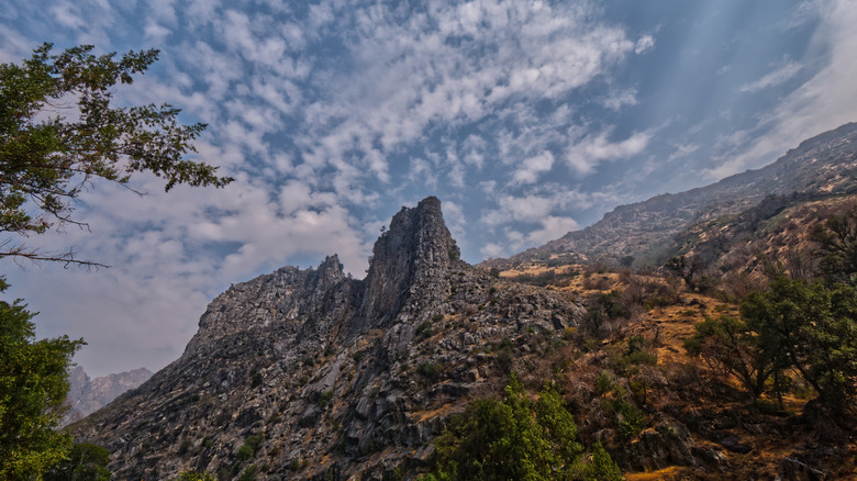 The outside of Boyden Caverns landscape