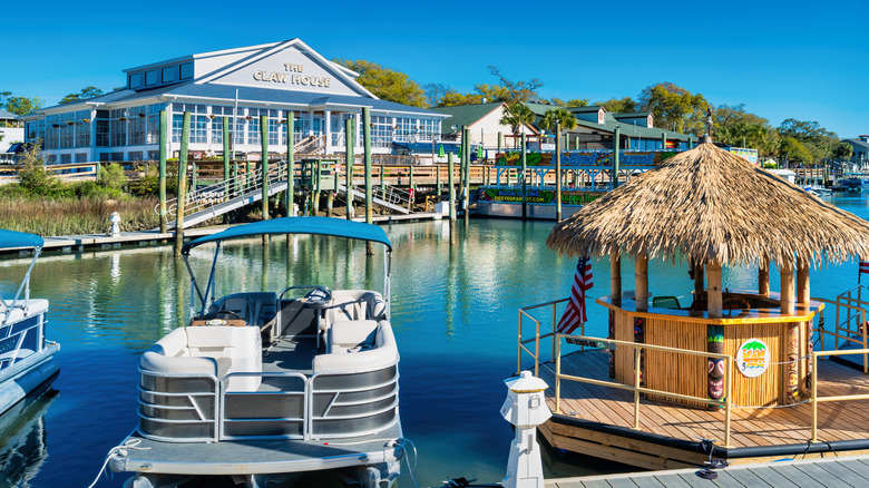 View of the Claw House Restaurant in Murrells Inlet