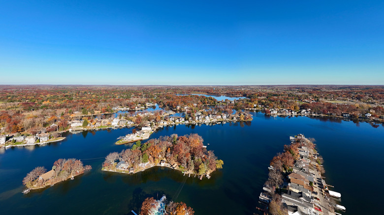 Houses on small islands on Lake Orion