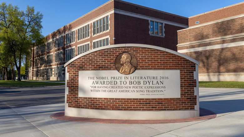A monument commemorating Bob Dylan in Hibbing, Minnesota