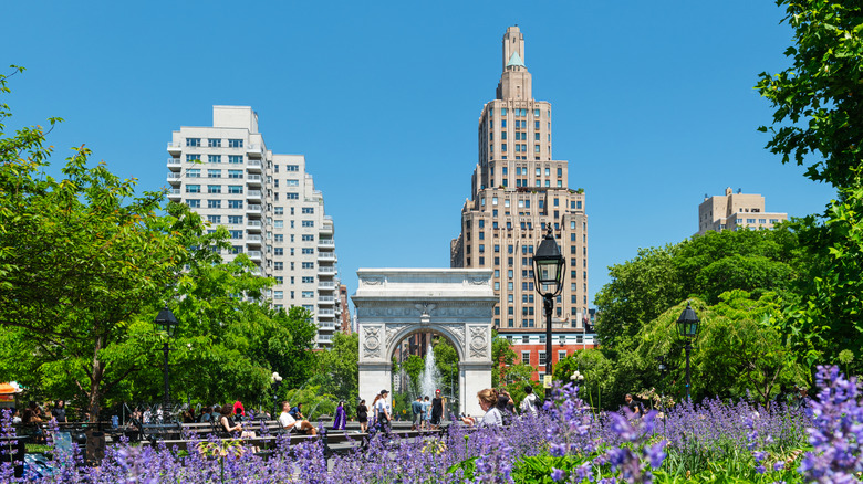 The 5 Best Destinations To Visit For A Bob Dylan-Themed Getaway, Per The Internet