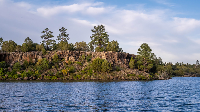 A cliff bluff in the Fool Hollow Lake Recreation area