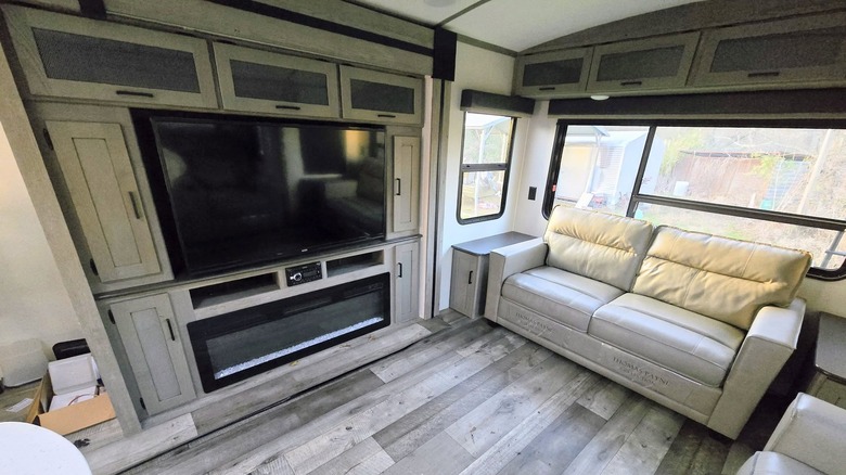 2021 Keystone Outback 330RL travel trailer rear living layout