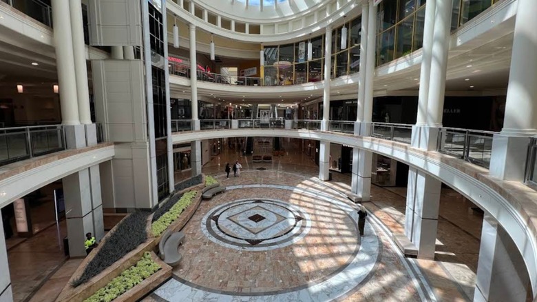 Inside the Phipps Plaza rotunda area