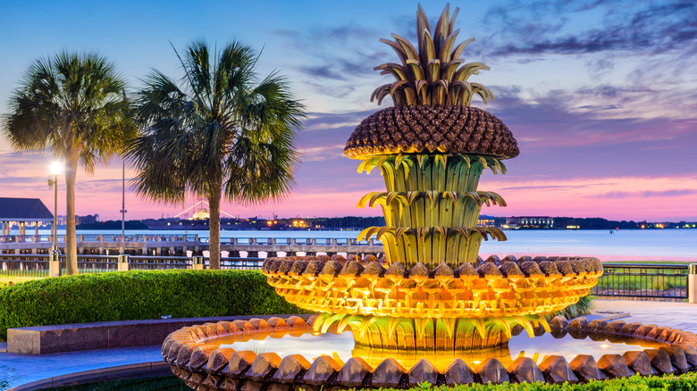 Pineapple fountain at Charleston's Waterfront Park