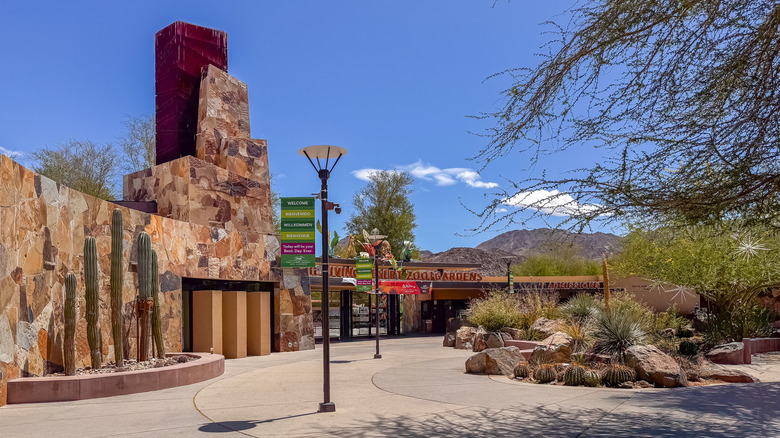 Entrance to the Living Desert Zoo and Gardens