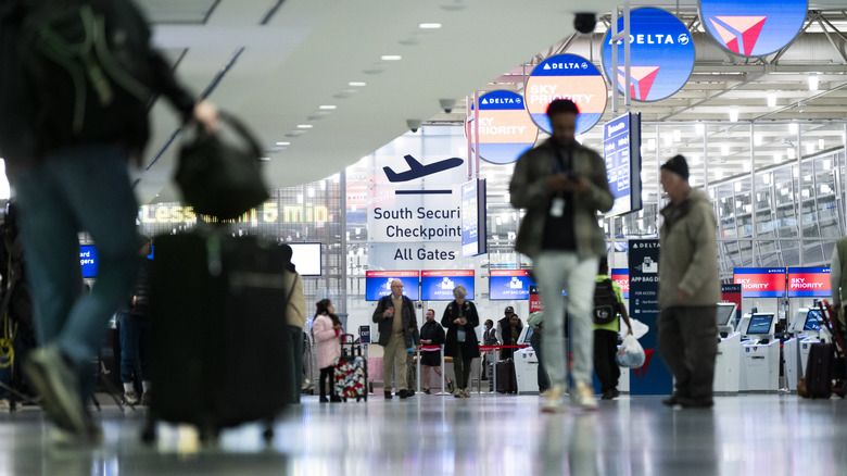 Delta check-in desks at Minneapolis-Saint Paul International Airport