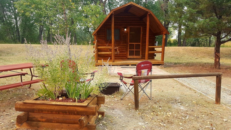 A cabin exterior at Badlands/White River KOA