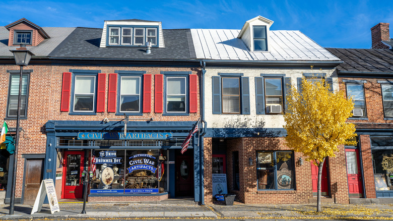 A barren street in downtown Gettysburg, PA