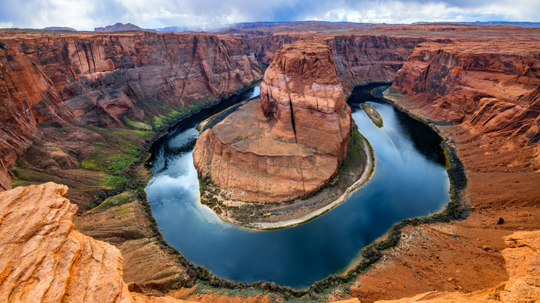A huge bend in the Colorado River in the desert of Arizona