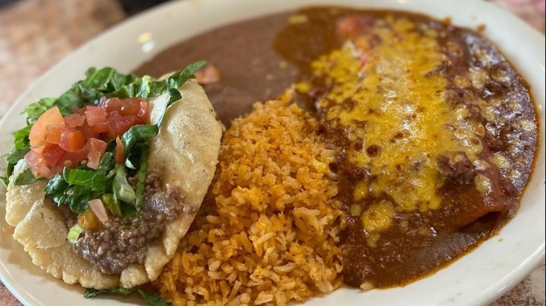 Puffy taco plate from La Hacienda de Los Barrios