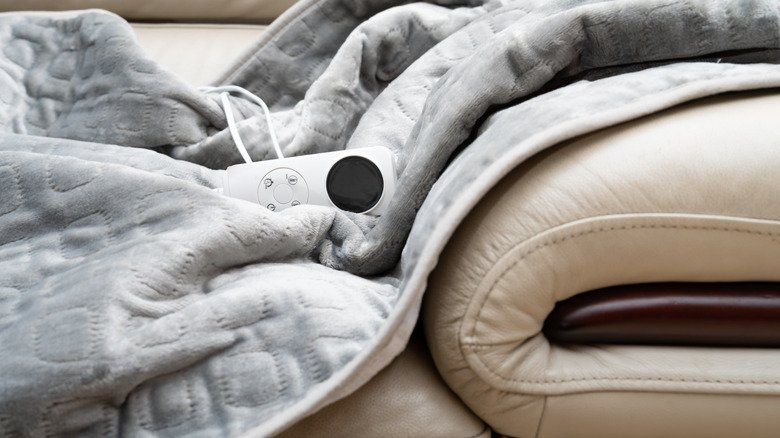Electric blanket with remote
