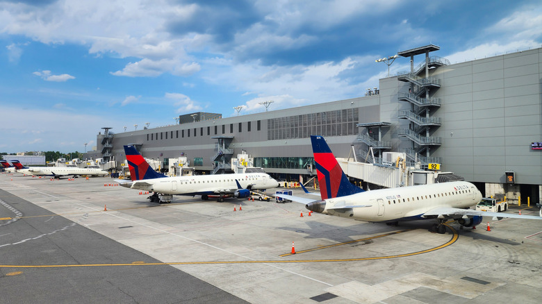 Delta aircraft parked at LaGuardia Airport