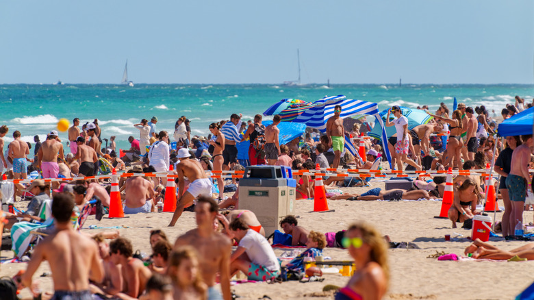 A crowded beach in Fort Lauderdale, Florida