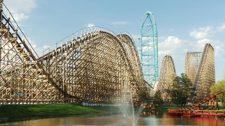 The El Toro wooden roller coaster at Six Flags Great America in New Jersey