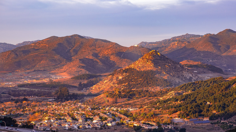 Fallbrook homes from the highway 15 at dusk