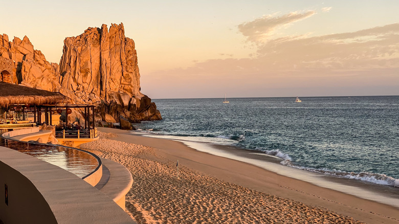 Resort with a private beach in Cabo San Lucas, ocean view