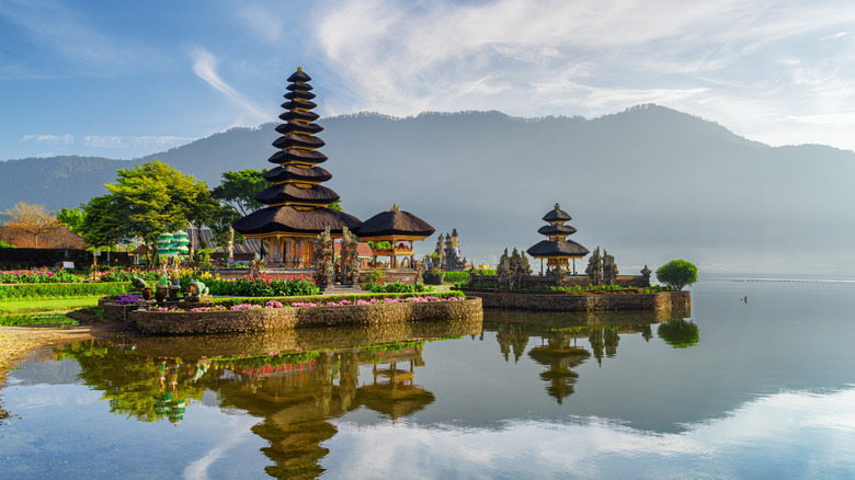 Pura Ulun Danu Bratan floating temple Bali