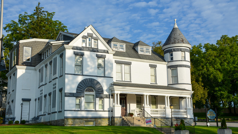The exterior of the Bluegrass Heritage Museum