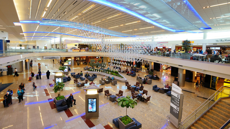 A courtyard in Atlanta's busy airport