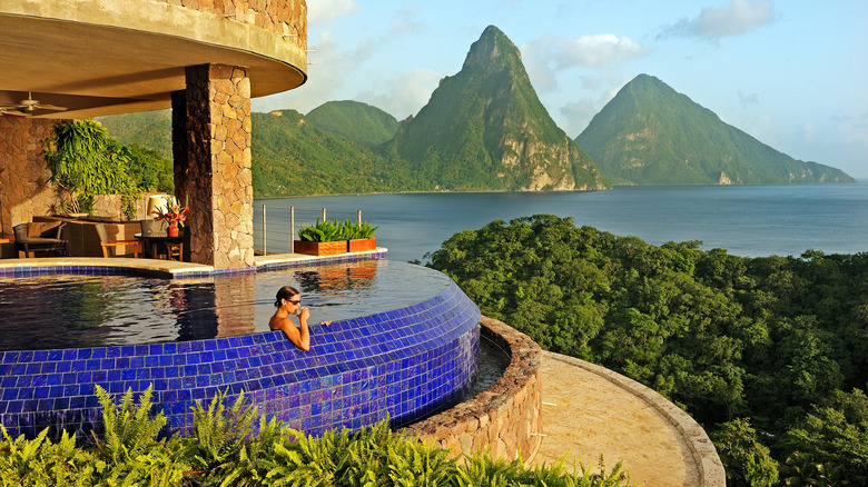 Pool and view at Jade Mountain Resort