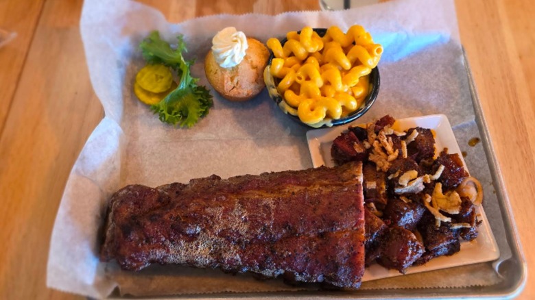 BBQ plate with ribs and burnt ends at Double Ds in Wisconsin