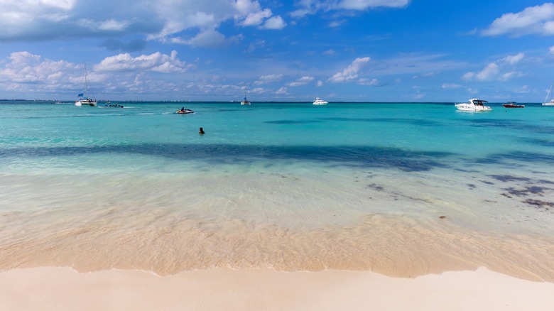 Turquoise waters off Playa Norte, Isla Mujeres