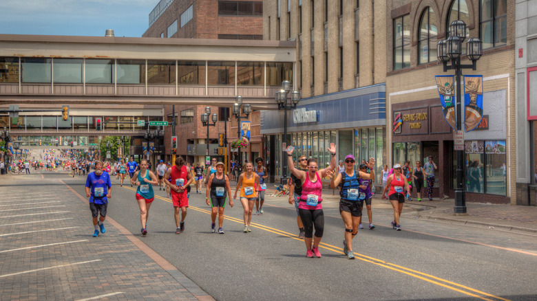 Racers in downtown Duluth, MN
