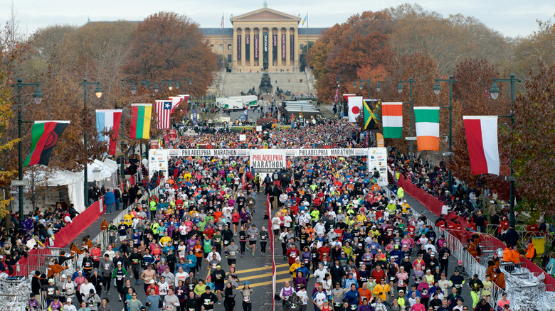 Marathoners with Philadelphia art museum in the background