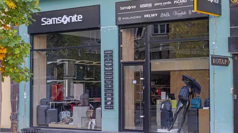 Samsonite store