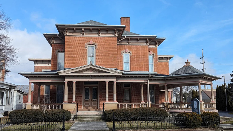 The exterior of the brick Hancock Historical Museum in Findlay, Ohio
