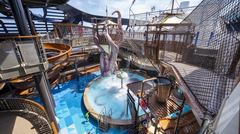 Watersplash zone with bridges and water fountain on the MSC Seashore