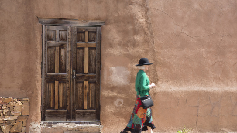 A tourist in Santa Fe, New Mexico