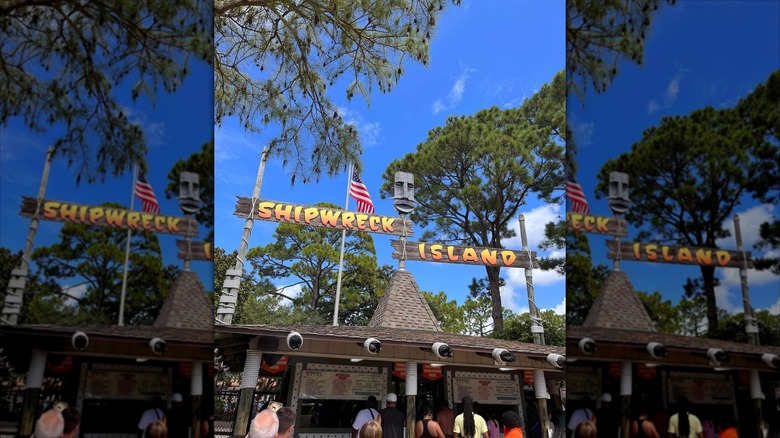 Entrance of Shipwreck Island Water Park in Florida