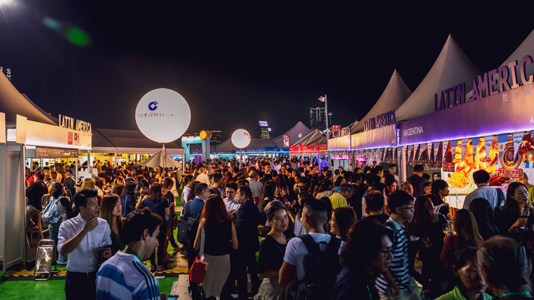 People at the Hong Kong Wine & Dine Festival