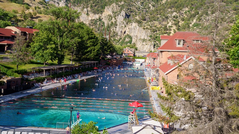 The pool and lodge at Glenwood Hot Springs Resort