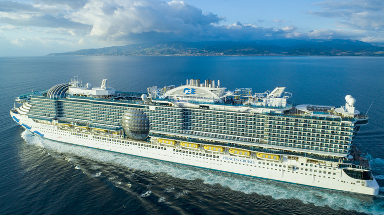 Princess Cruises' Sun Princess mega-ship making way at sea