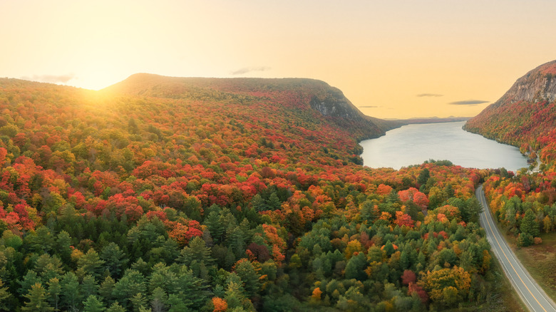 Lake Willoughby in Vermont at sunrise