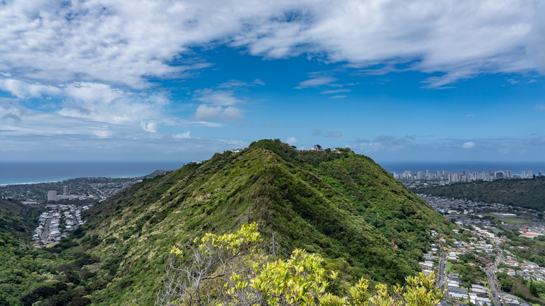 The Mauʻumae Ridge Trail with Honolulu in the background